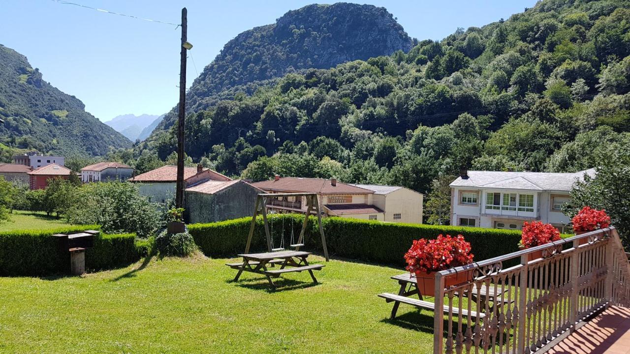 Apartamentos La Corona - Cabrales Carrena de Cabrales Exterior photo