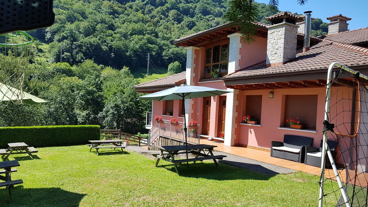 Apartamentos La Corona - Cabrales Carrena de Cabrales Exterior photo